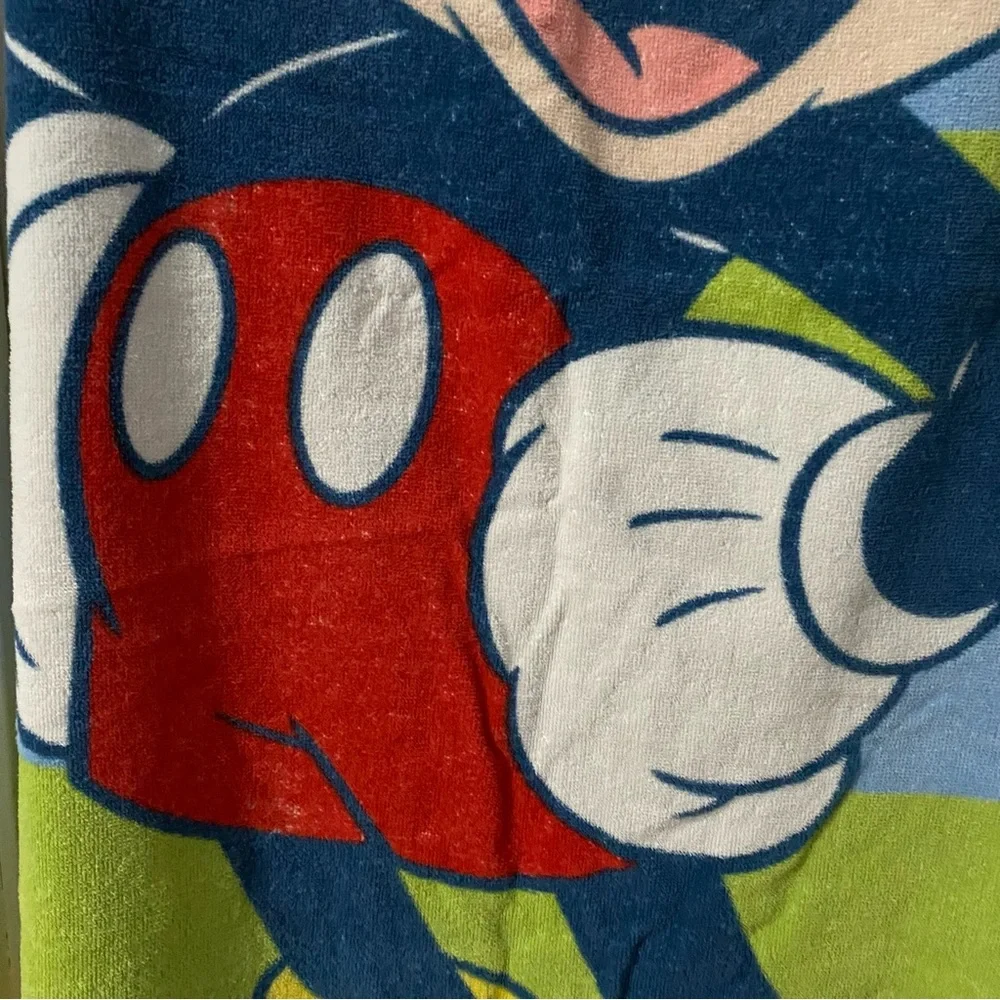 disney green and blue classic mickey mouse towel EUC